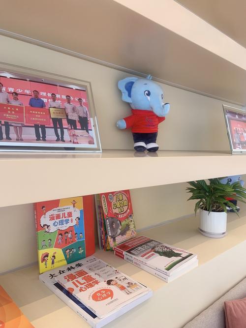 n当然,家庭教育学习改变的是家长的教育观念与行为,这会儿直接影响